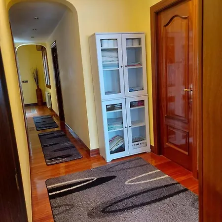 Apartment Leikerenea. Amplio En *